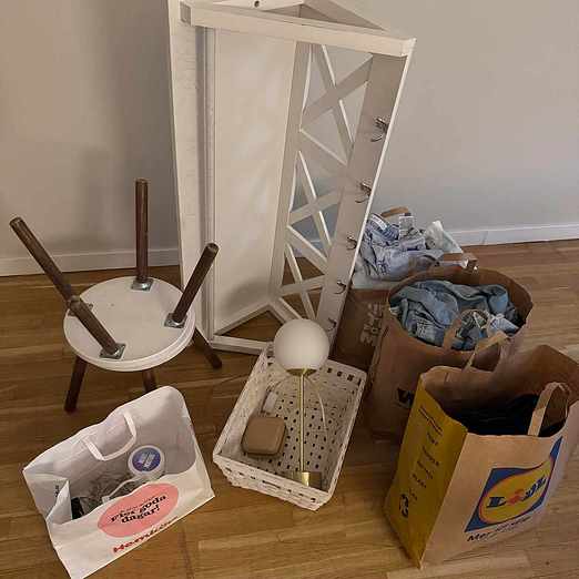 image of Möbler, kläder, lampa mm - Upplands Väsby