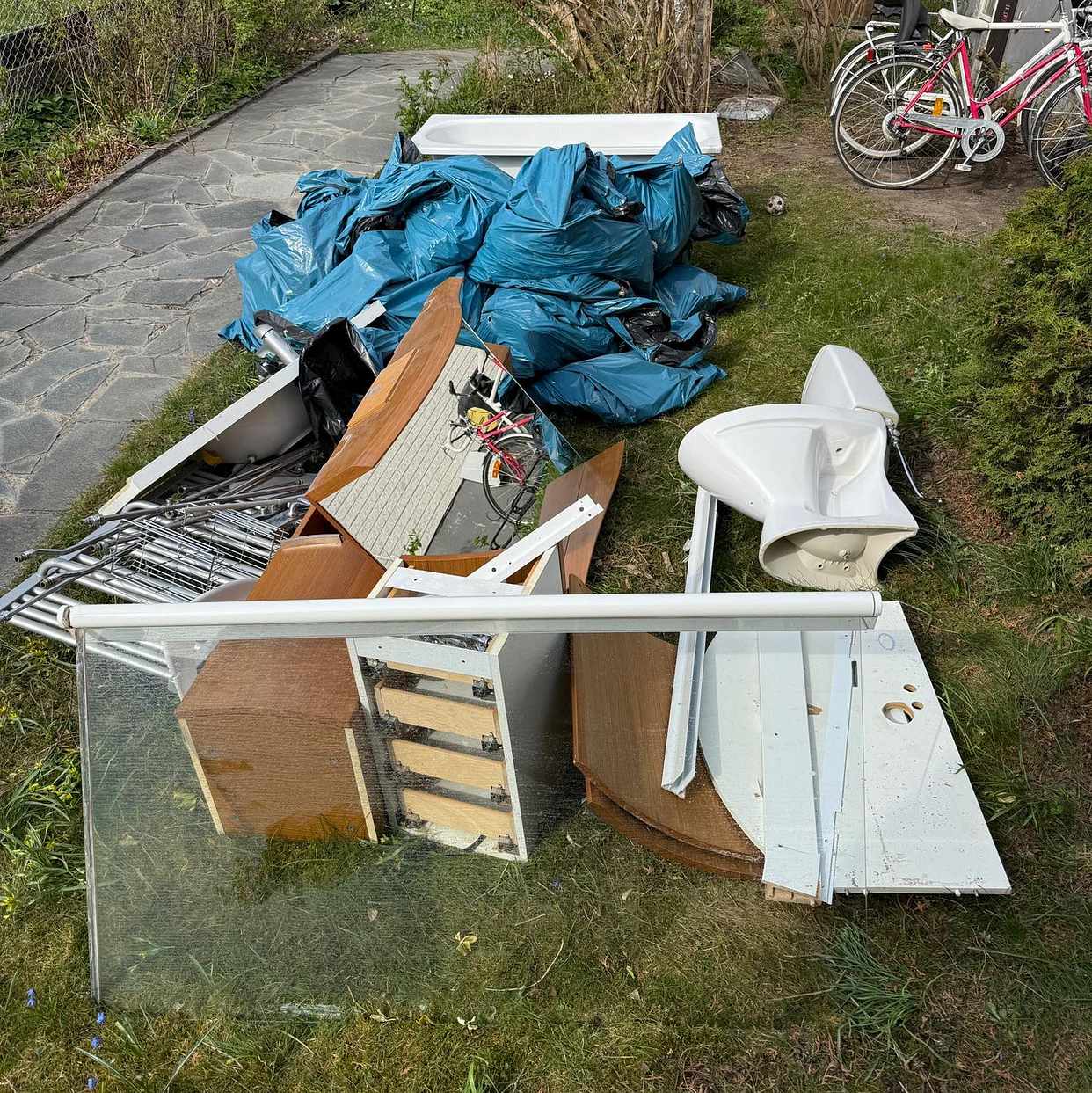 image of Kakel toalett trä metall - Hässelby