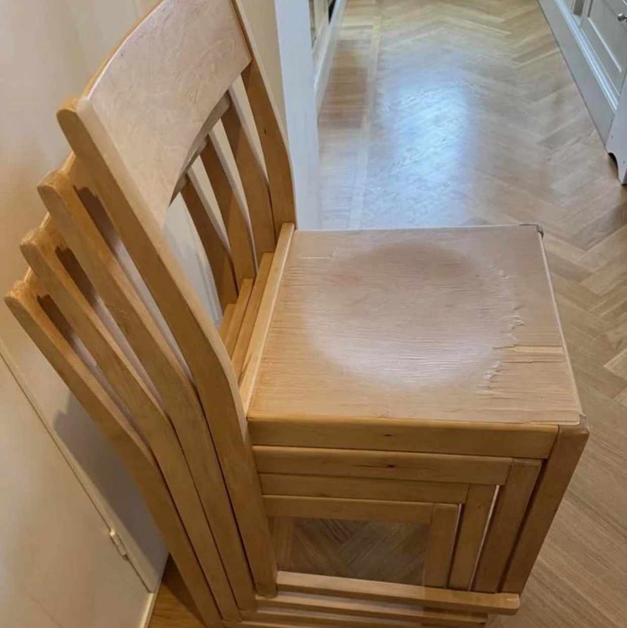 image of 4 matbordsstolar - 