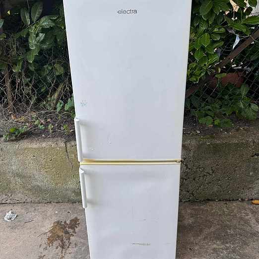 image of Old fridge - London