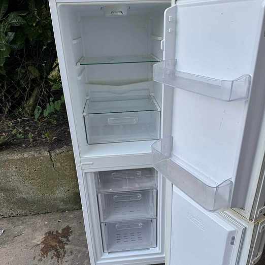 image of Old fridge - London