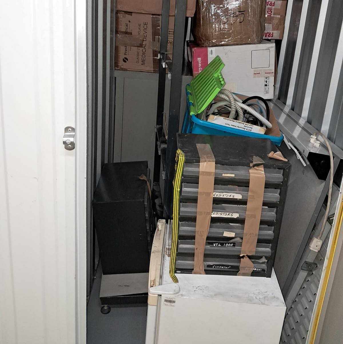 image of Workshop bench + misc - 