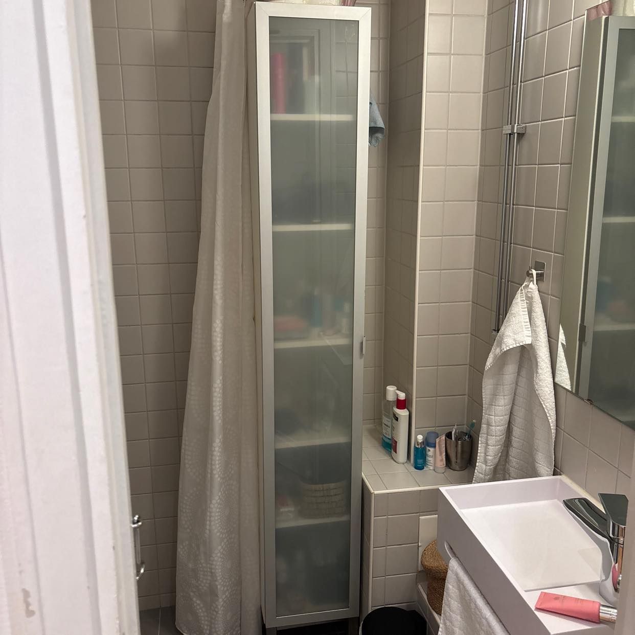 image of Återbruk av badrumsskåp - Stockholm
