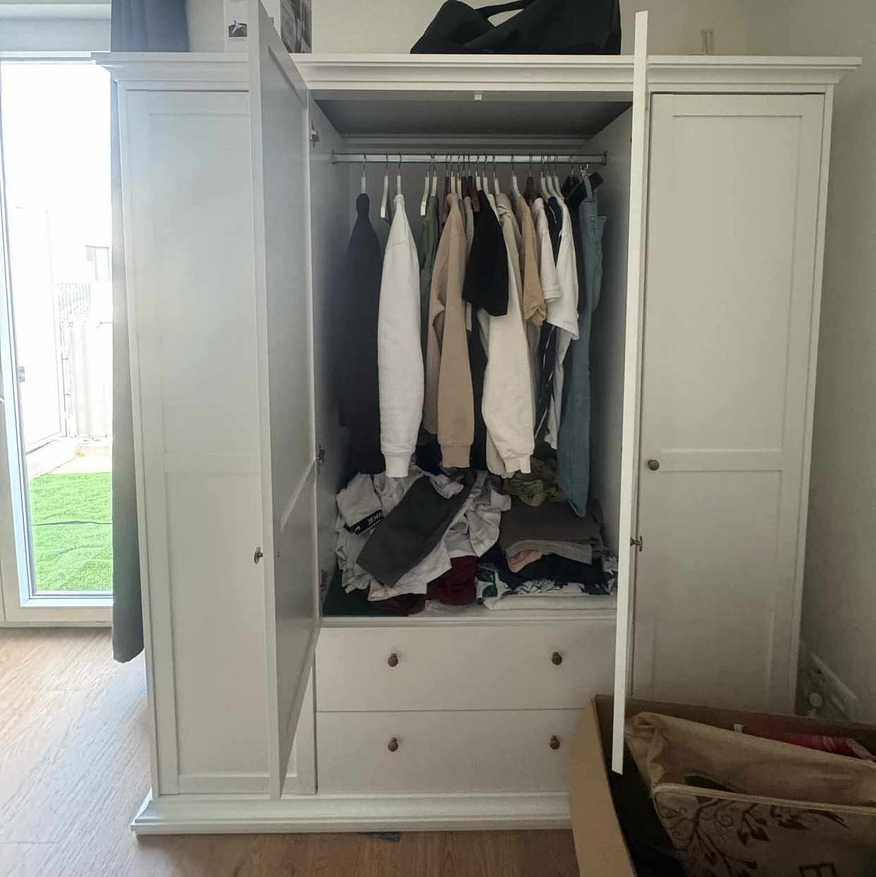 image of Move furniture and applia - 