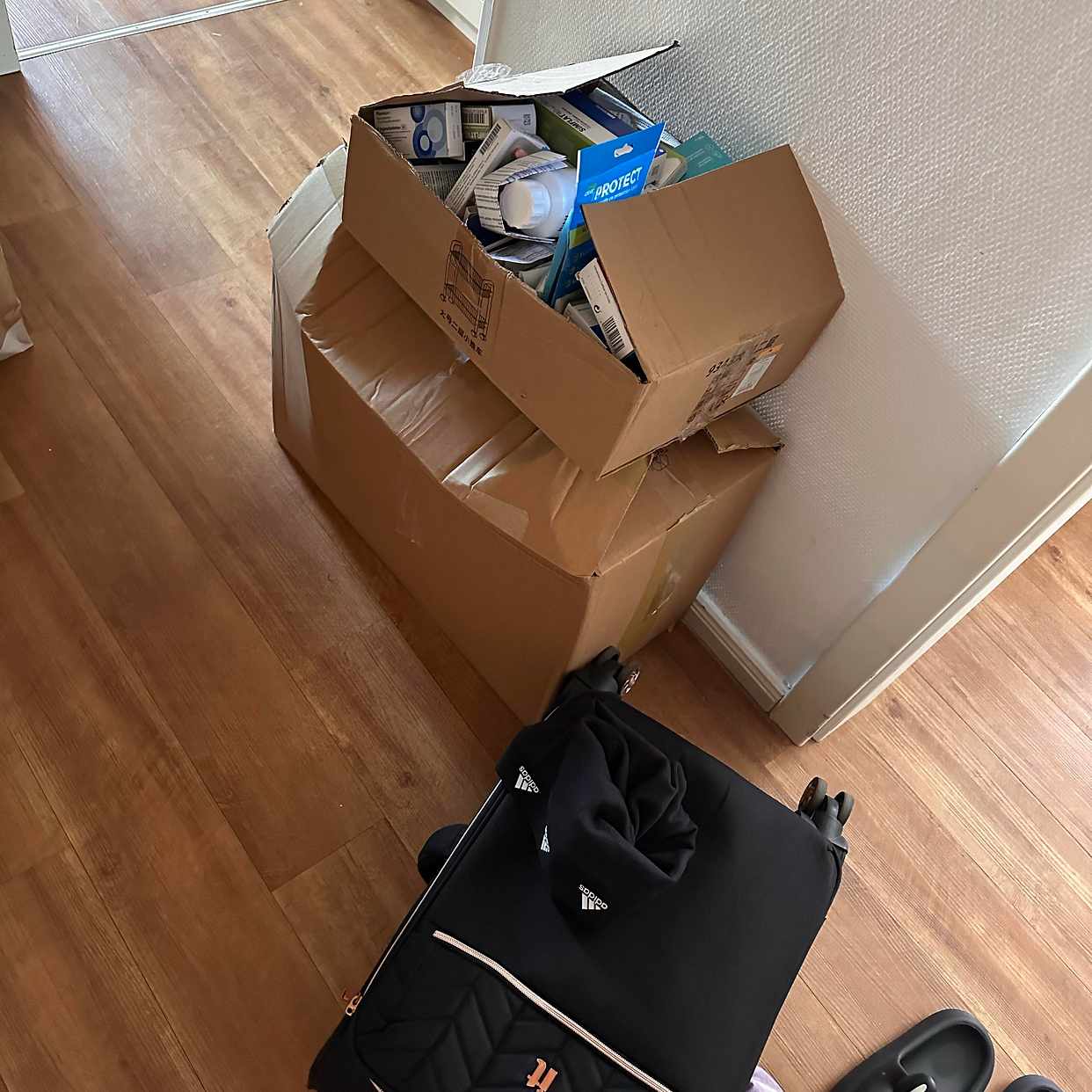 image of Moving out&in - 