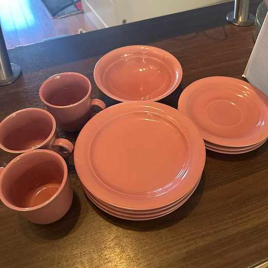 image of Pink dinnerware set - Farsta
