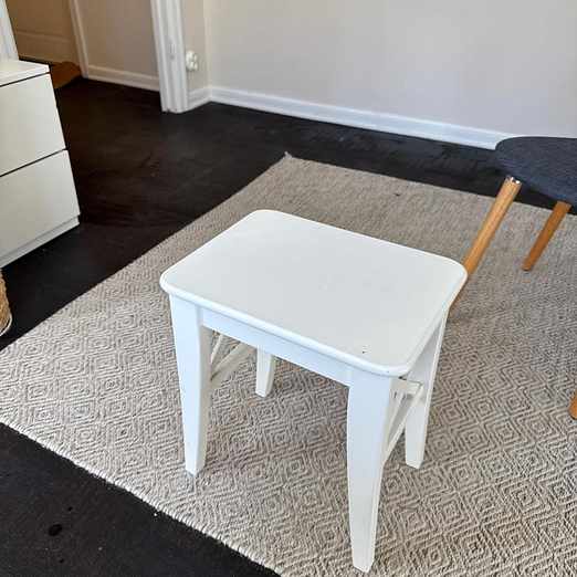 image of Två små bord - Östermalm