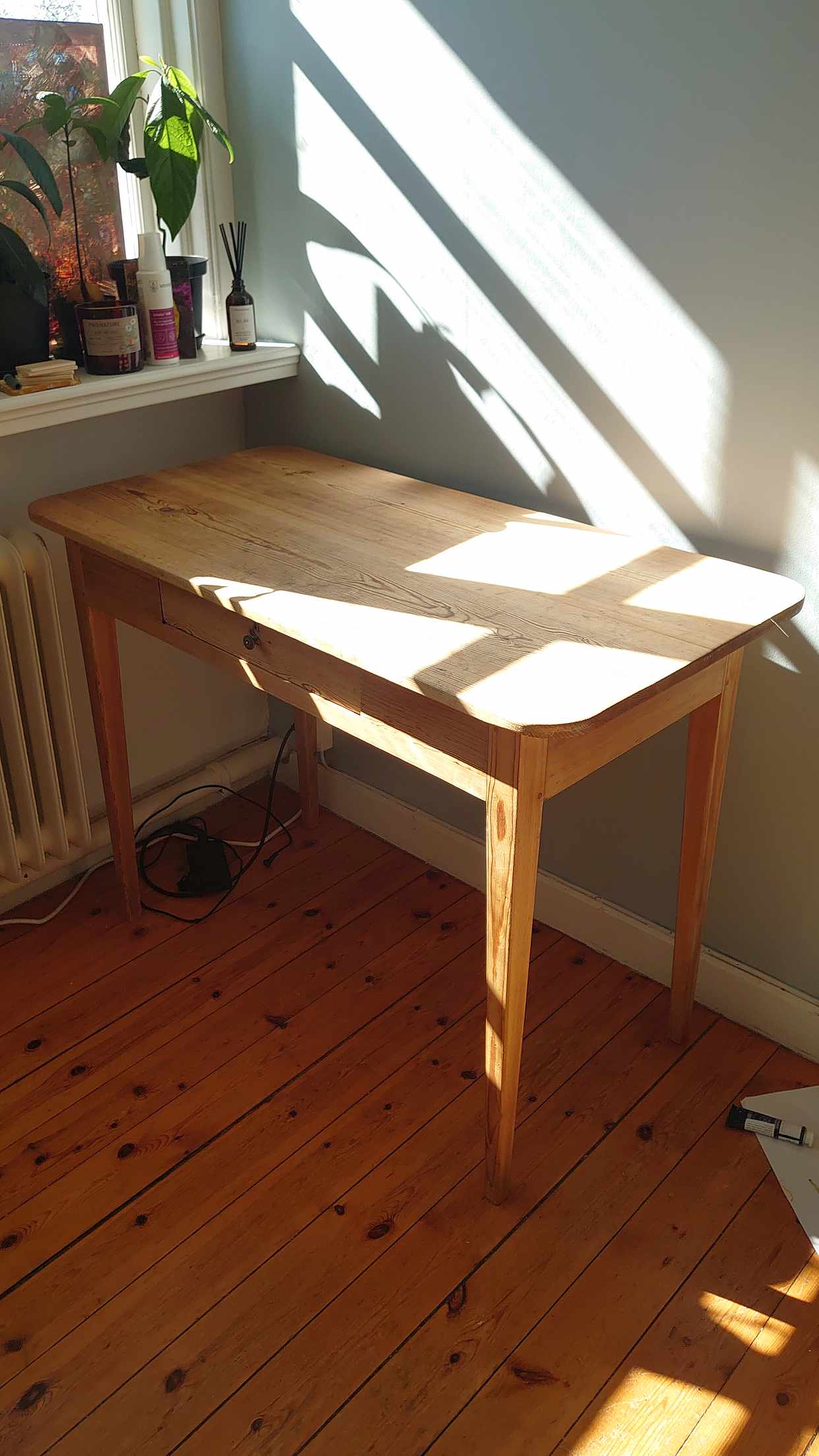 image of Wooden table - Södertälje