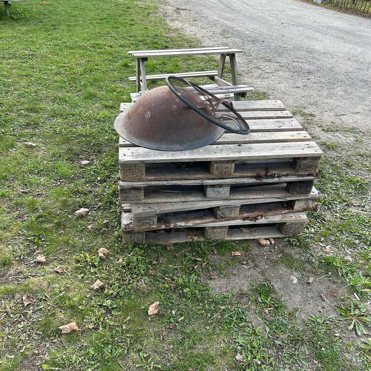 image of Lastpallar, barnbord - Bromma