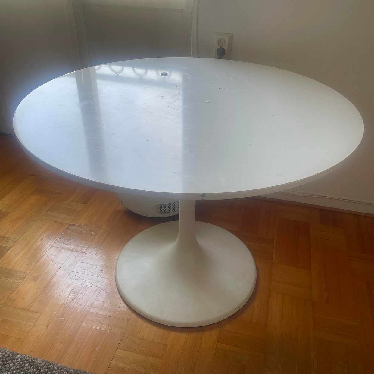 image of Slänga ett bord - Stockholm