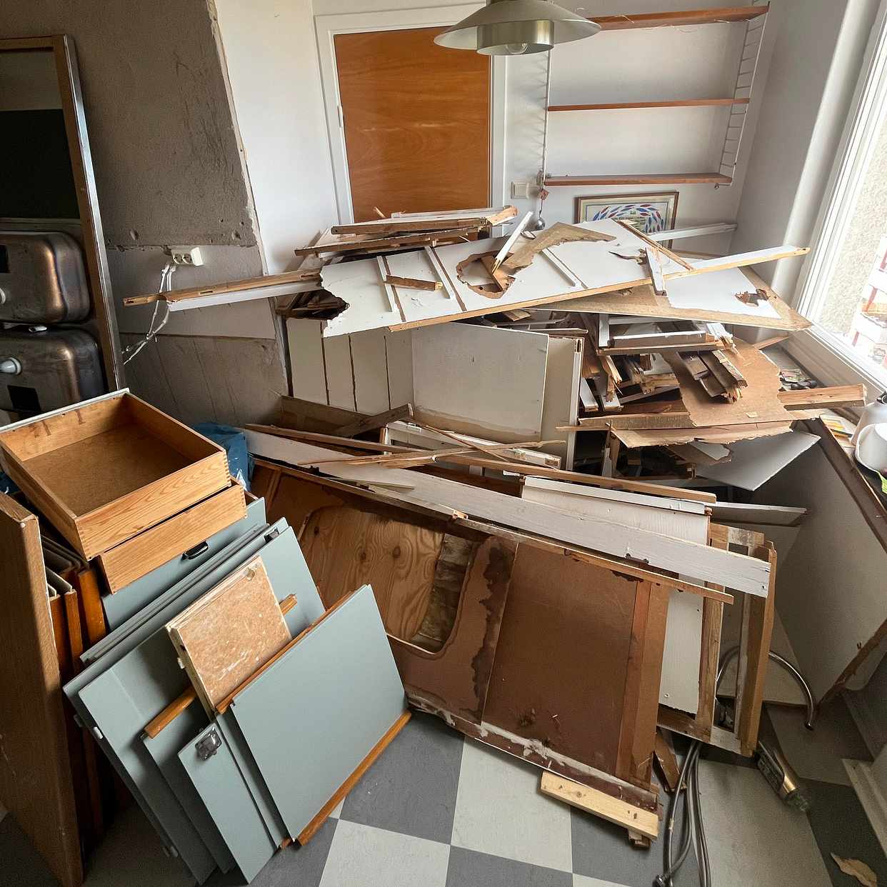 image of Old kitchen waste - Bromma