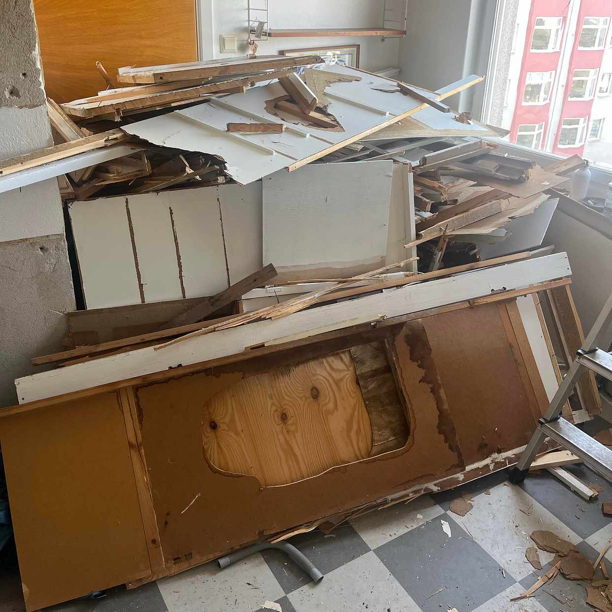 image of Old kitchen waste - Bromma