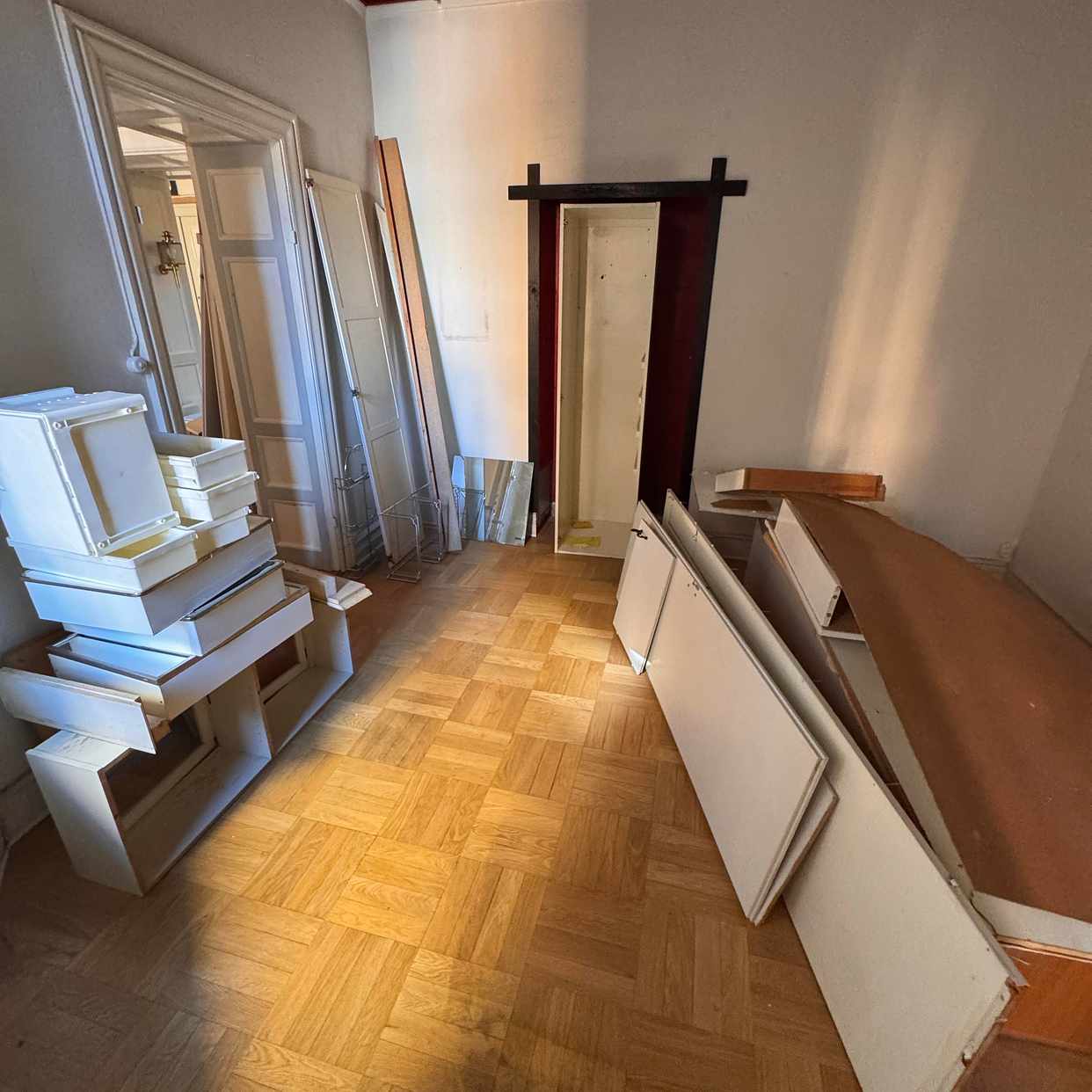 image of Luckor dörrar mm - Stockholm