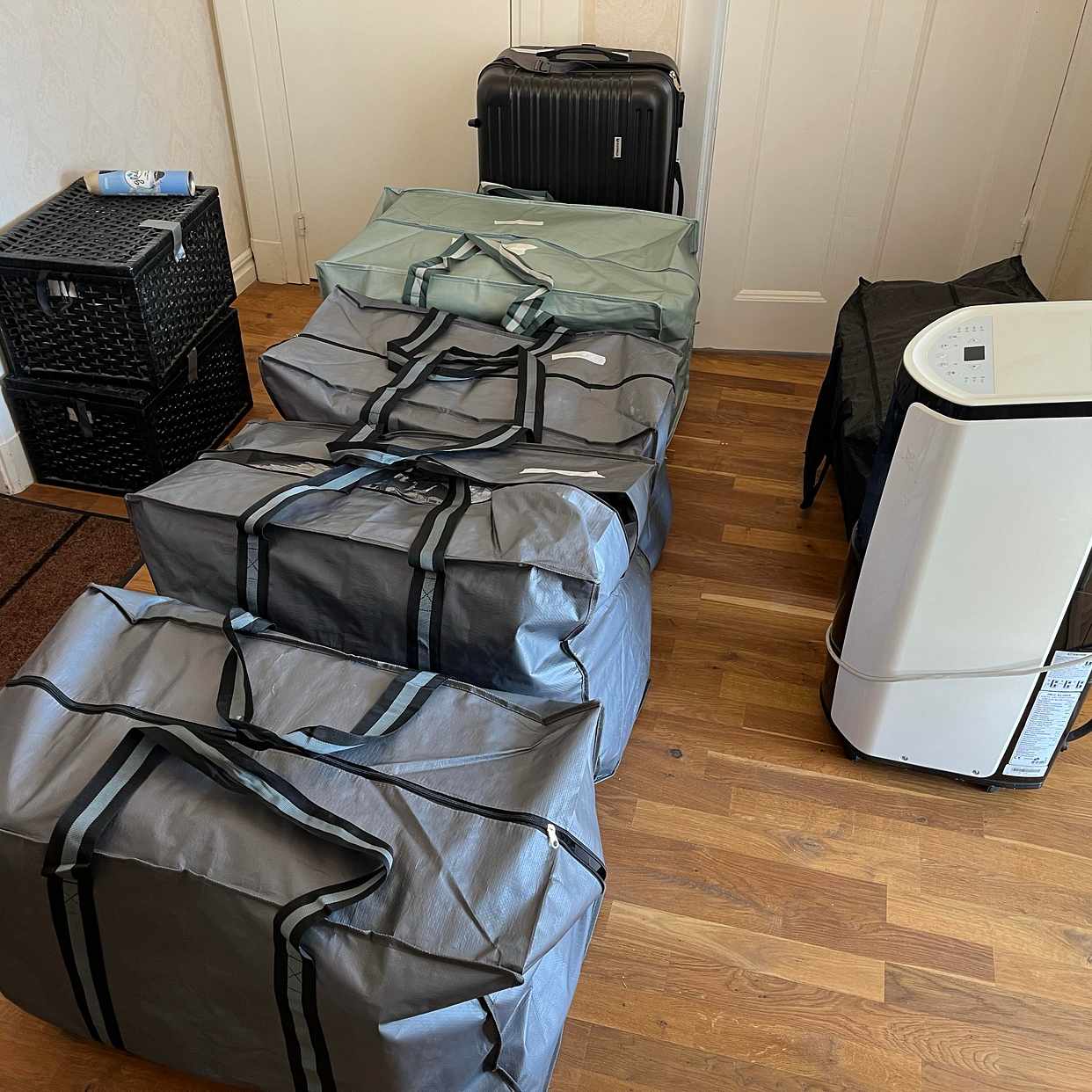 image of Flytthälp / Moving - 