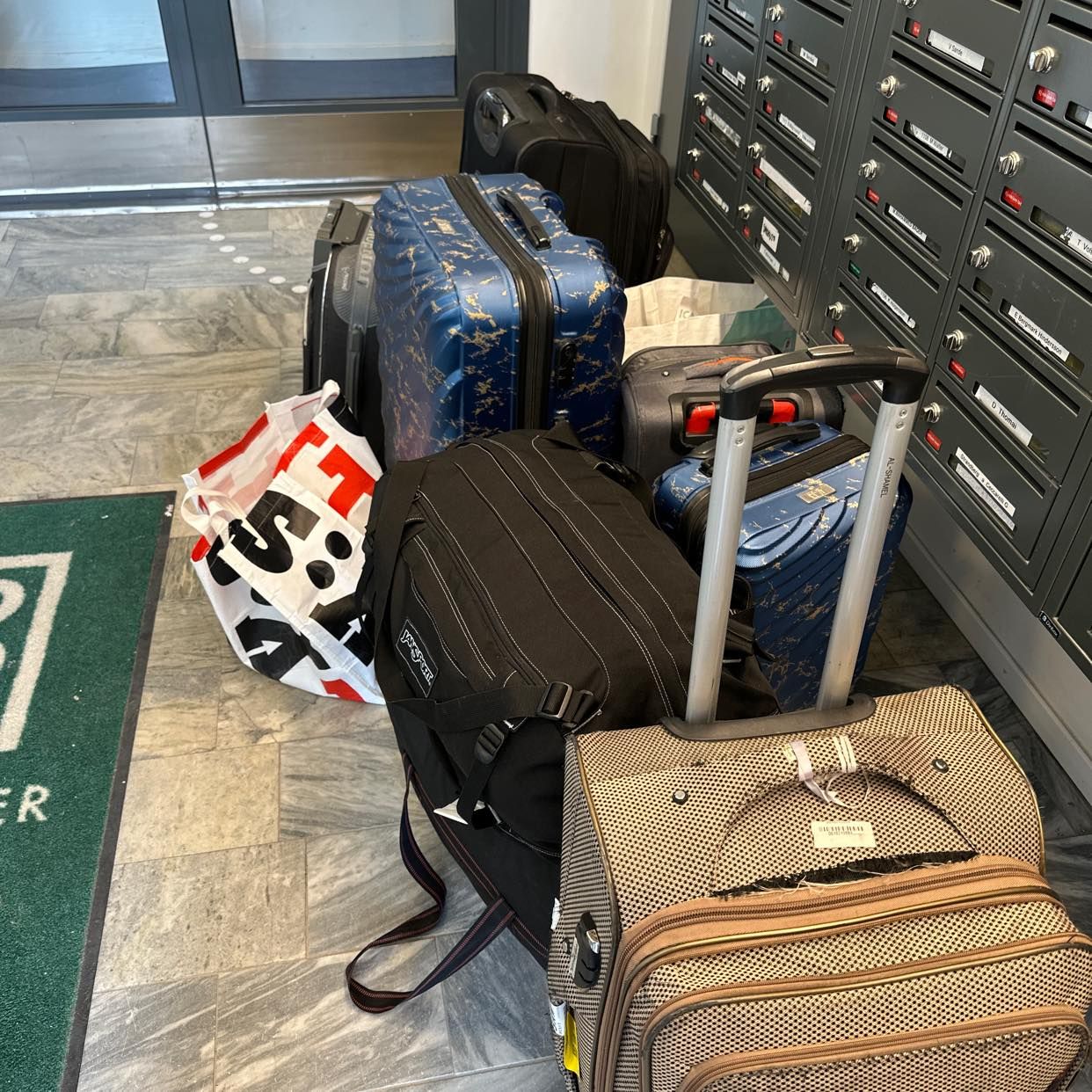image of 3 large & 5 small luggage - 