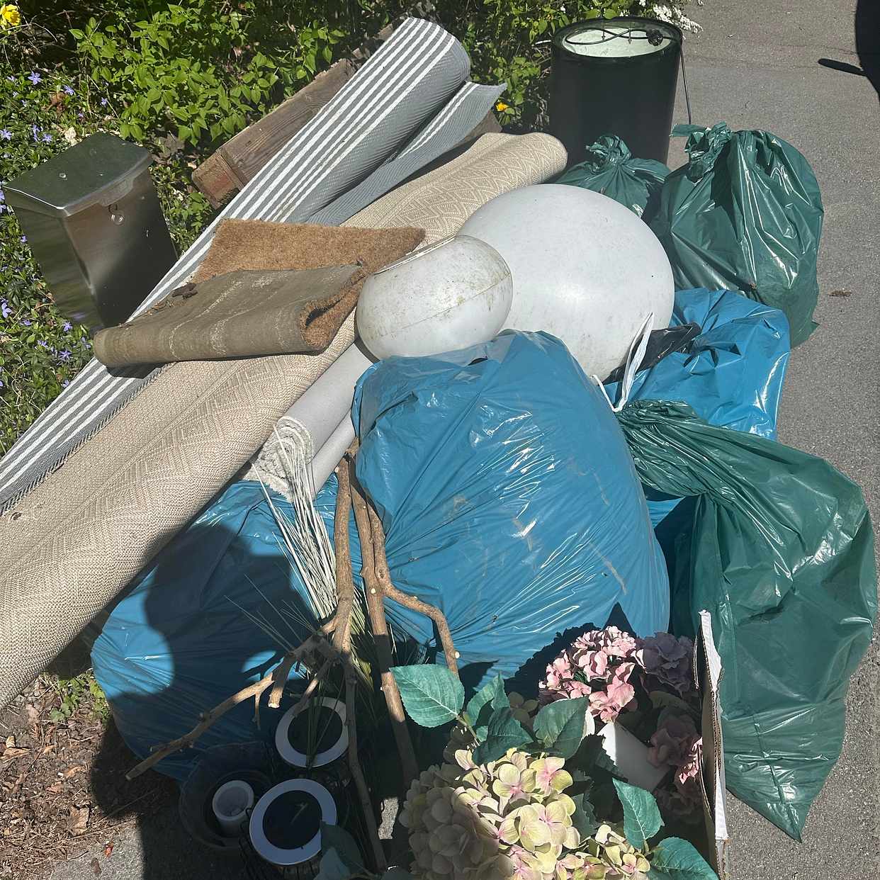 image of Skräp till återvinningen - Spånga