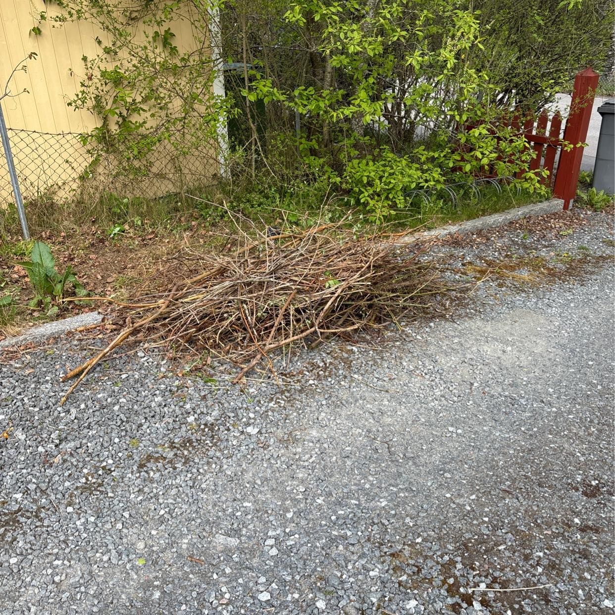 image of Lövsäckar, kvistar möbler - Djursholm