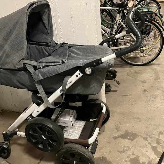 image of Barnvagn bortskänkes - Enskede