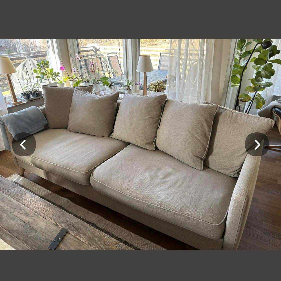 image of Bär hjälp av 2 soffor - 