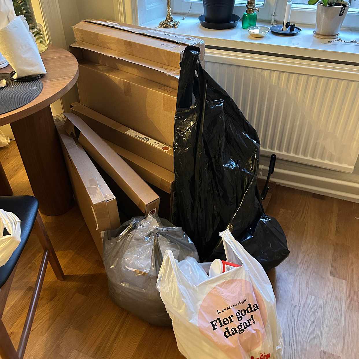 image of Slänga papp och plast - Östermalm