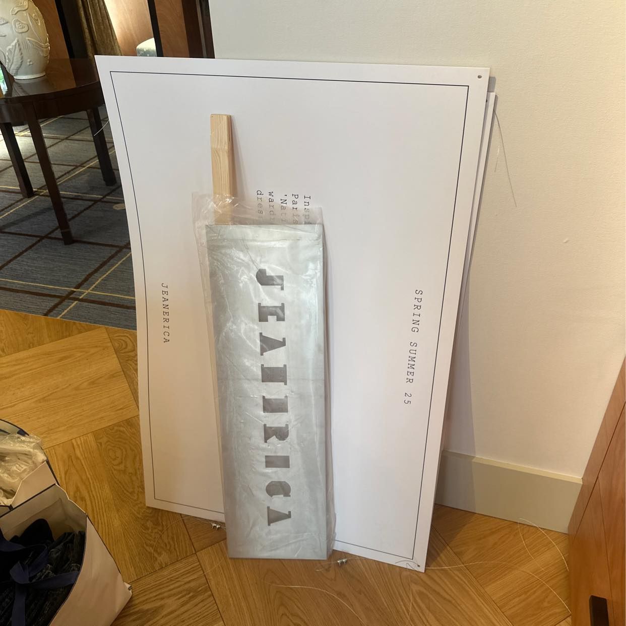 image of Papper och metall - Stockholm