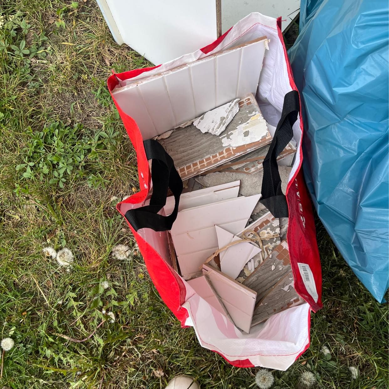 image of Kakel, färg, trä osv - Bromma