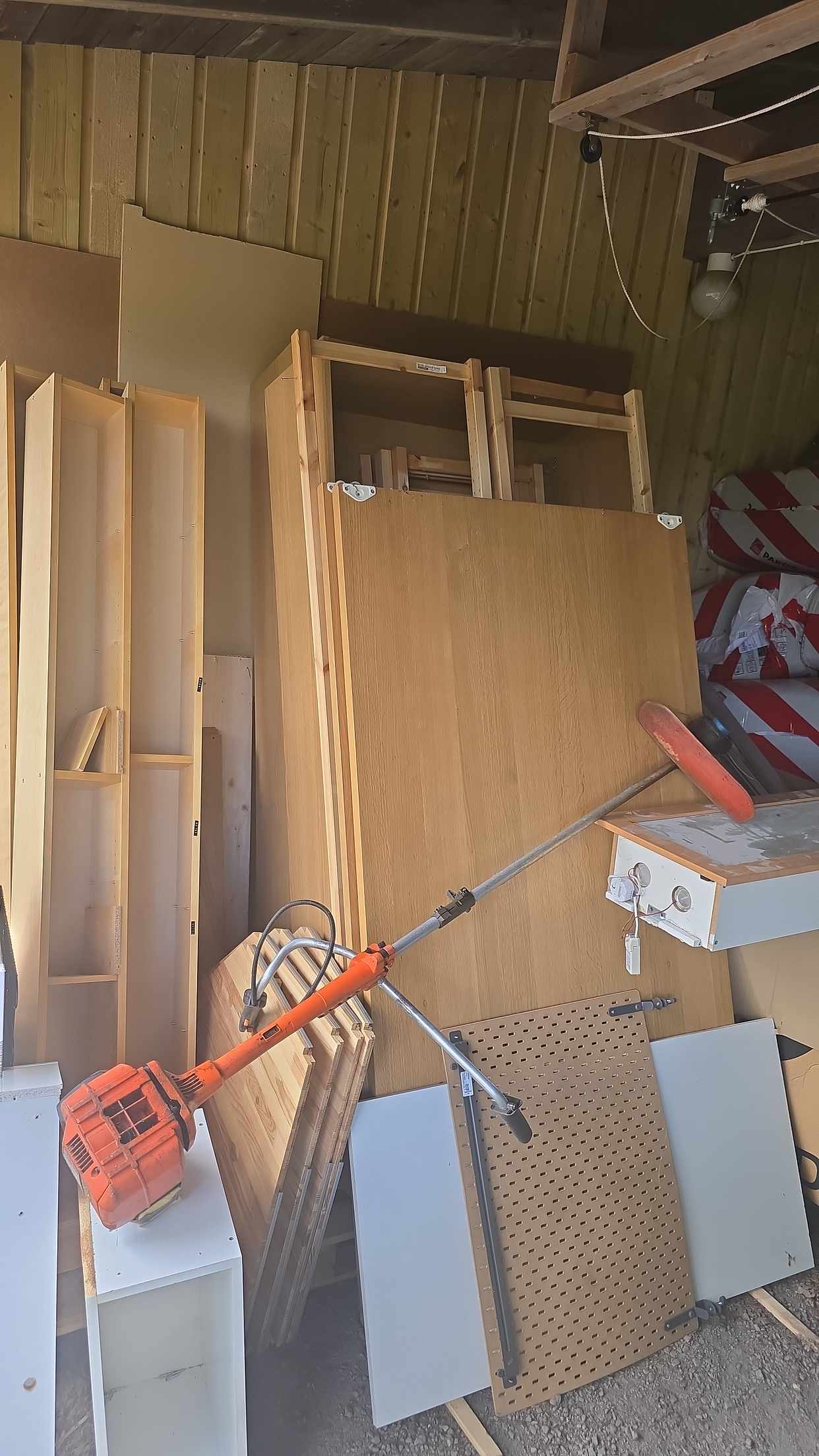 image of Book shelfs and fridge. - Lidingö