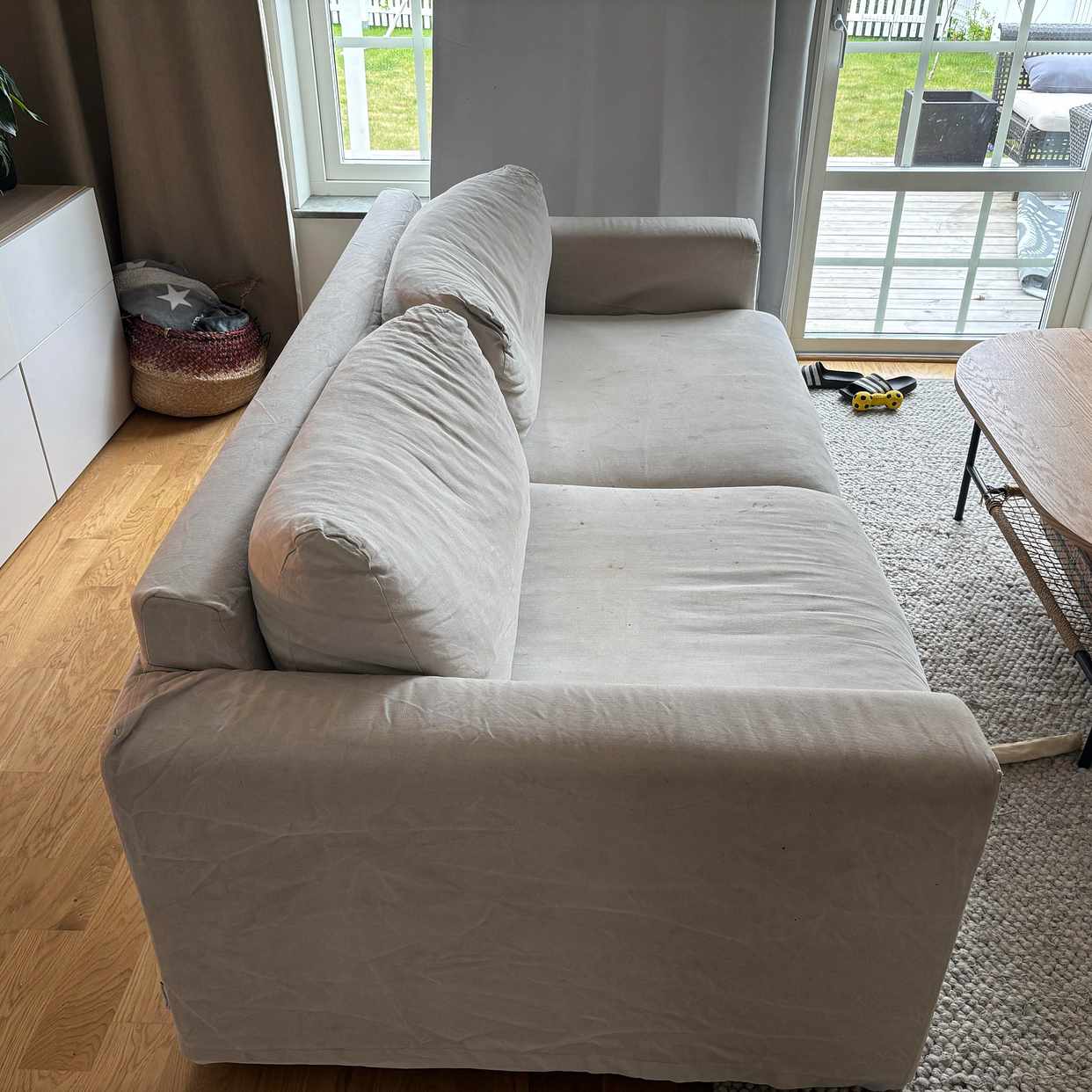 image of Soffa till återvinningen - Täby