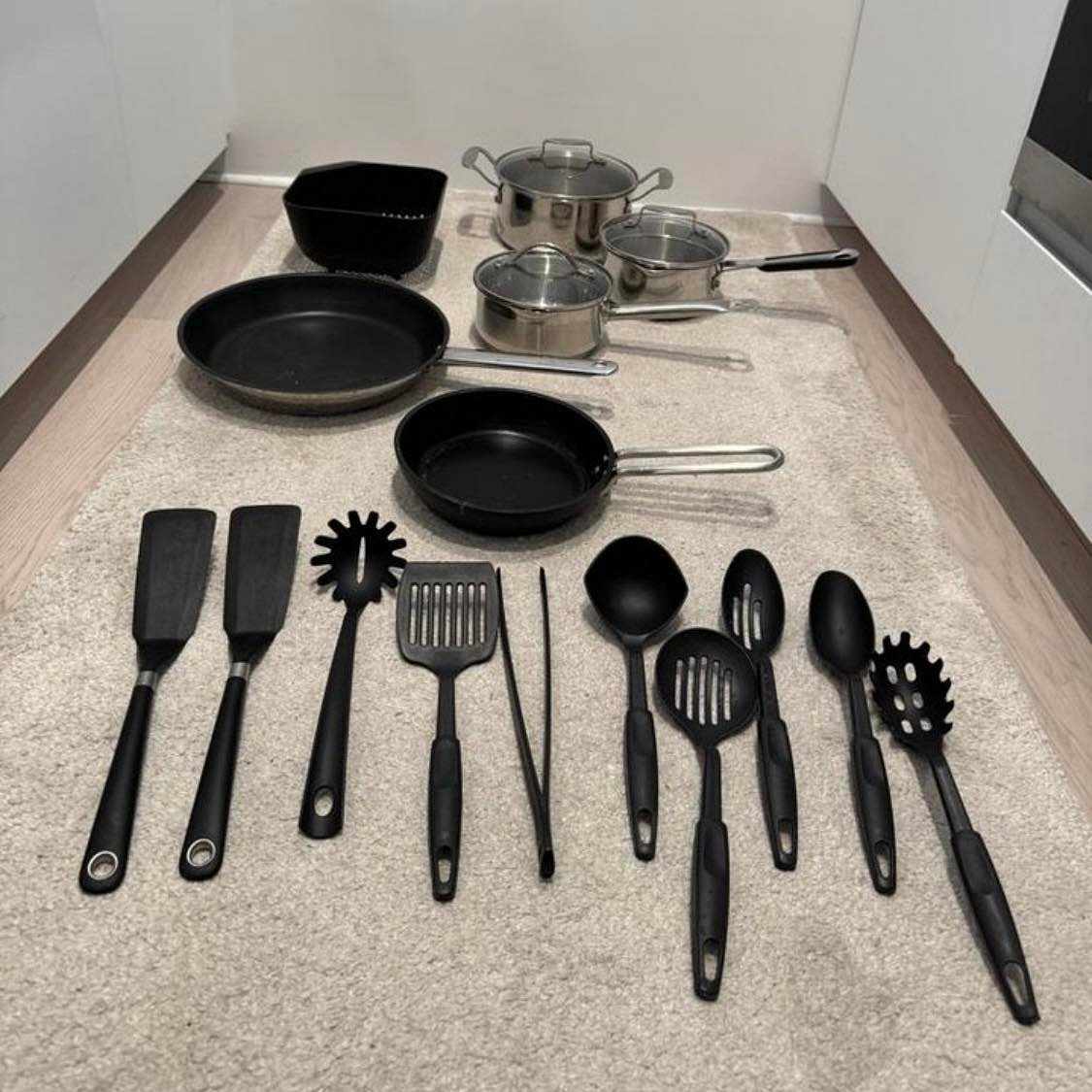 image of Carpet & Kitchen Utensil - 