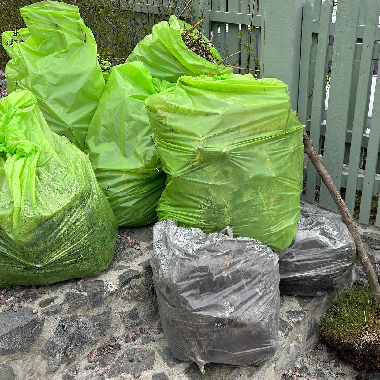 image of Slänga trädgårdsavfall - Saltsjö-Duvnäs