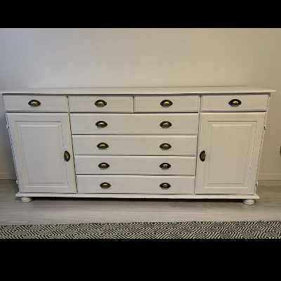 Byrå köpt på blocket