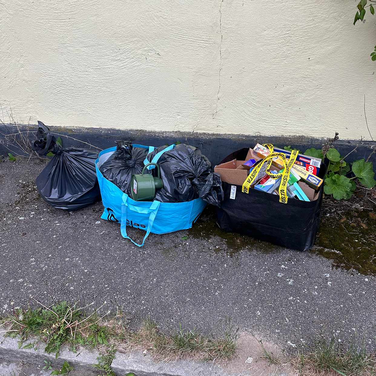 image of Cardboards, housewaste - Malmö
