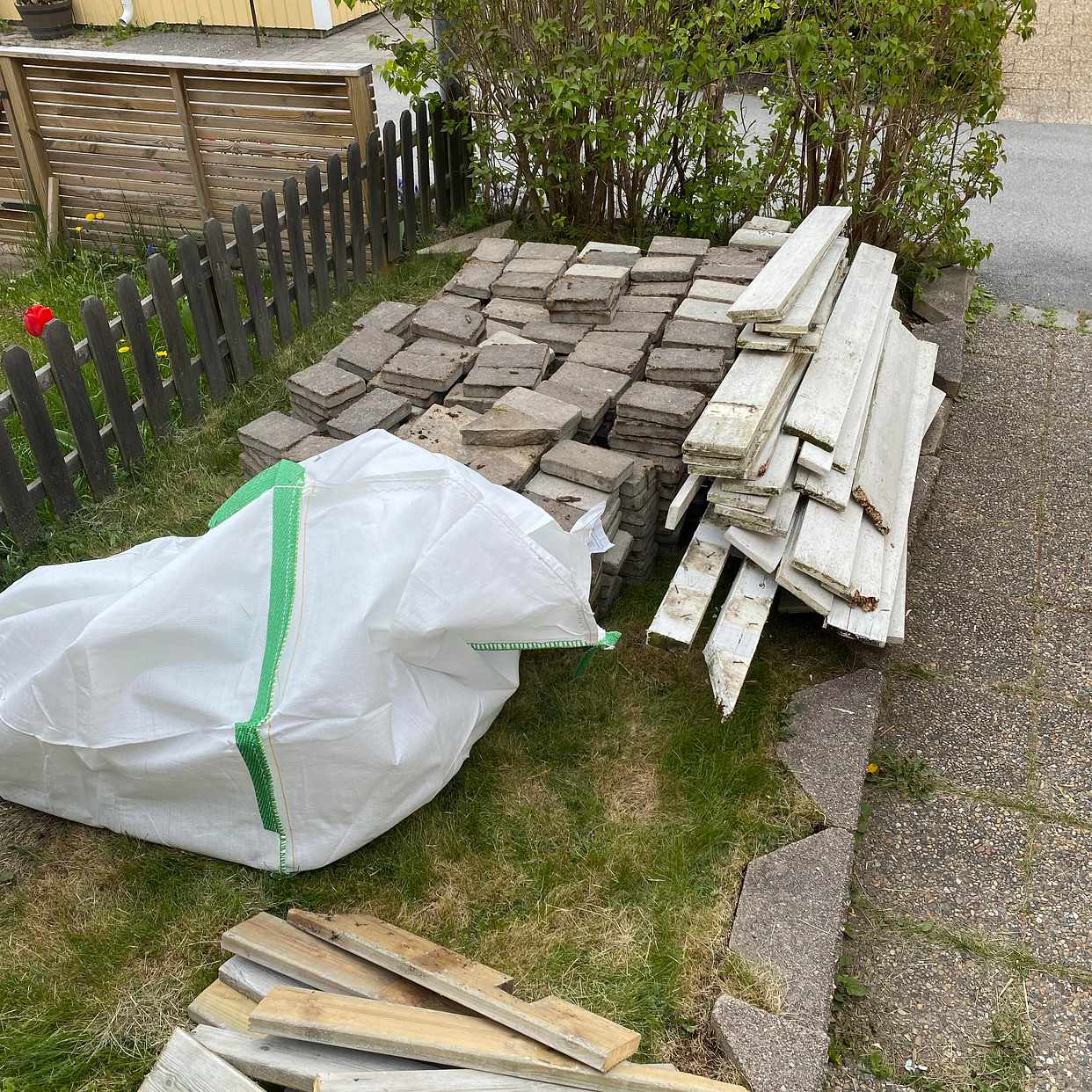 image of Behöver bort återvinning. - Kungsängen-Västra Ryds
