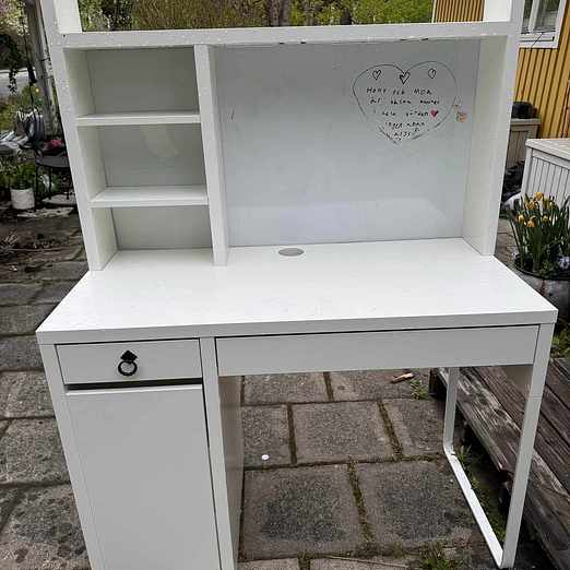 image of Skrivbord med hylla - Sollentuna