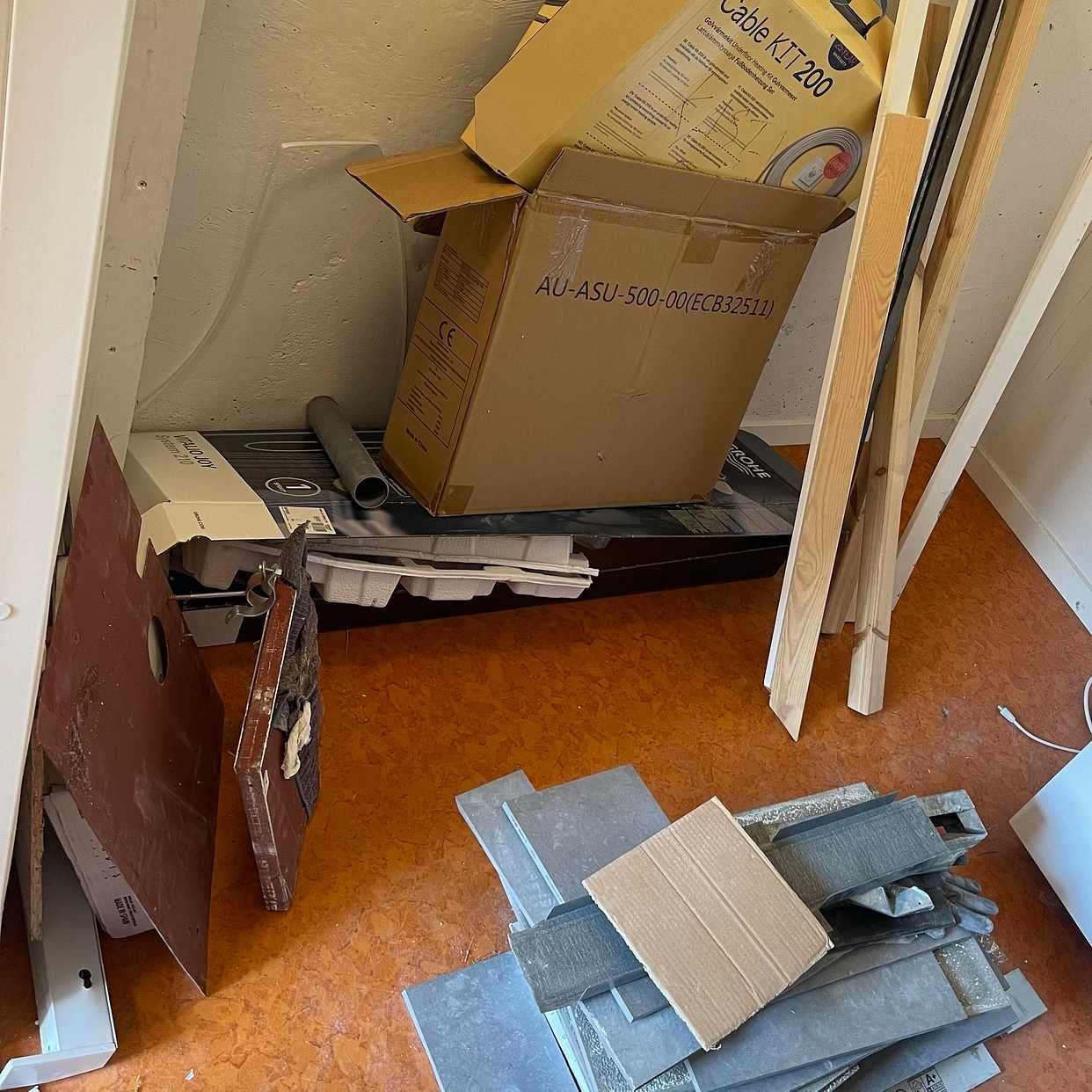 image of Slänga renoveringsavfall - Rinkeby-Kista