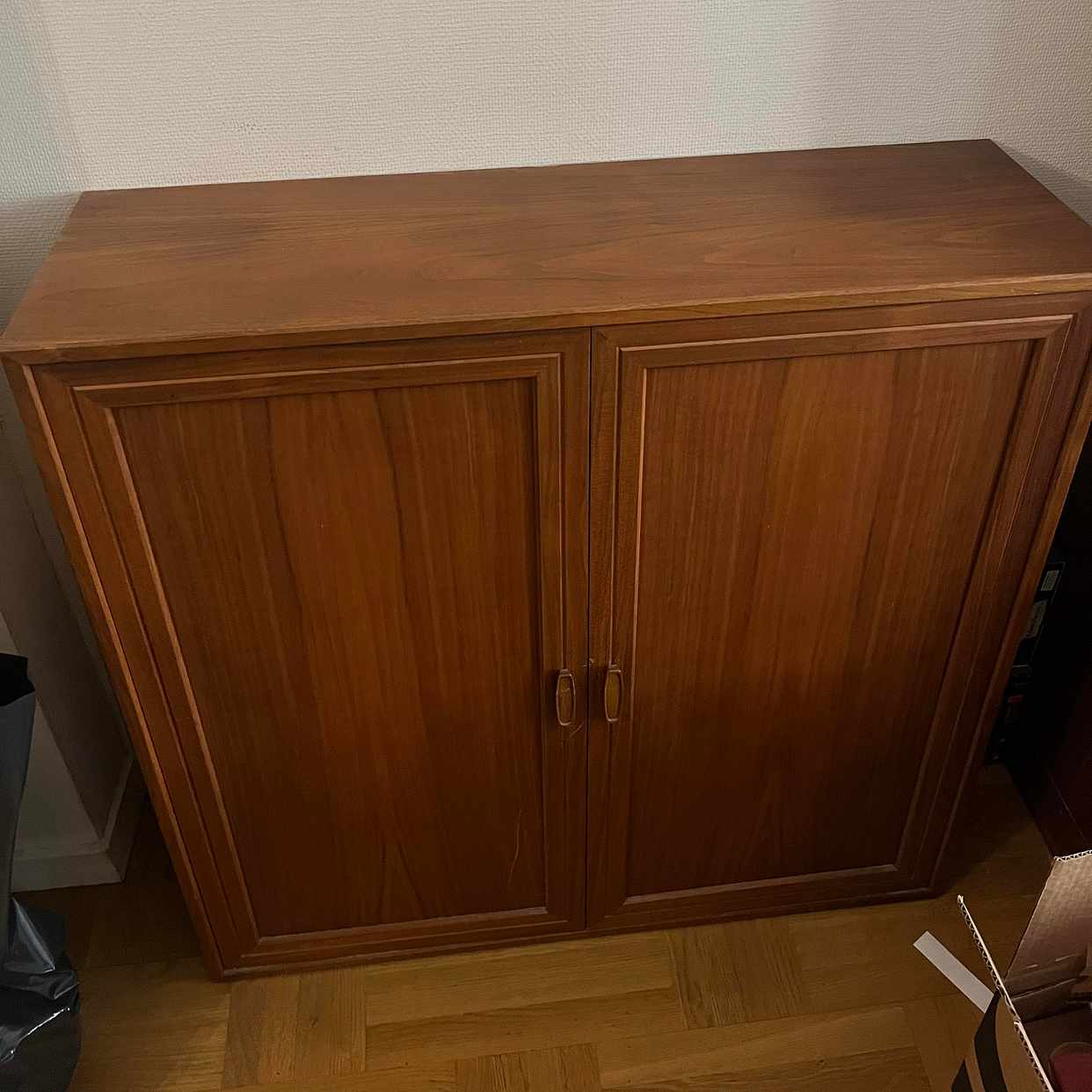 image of En byrå och kartonger - 