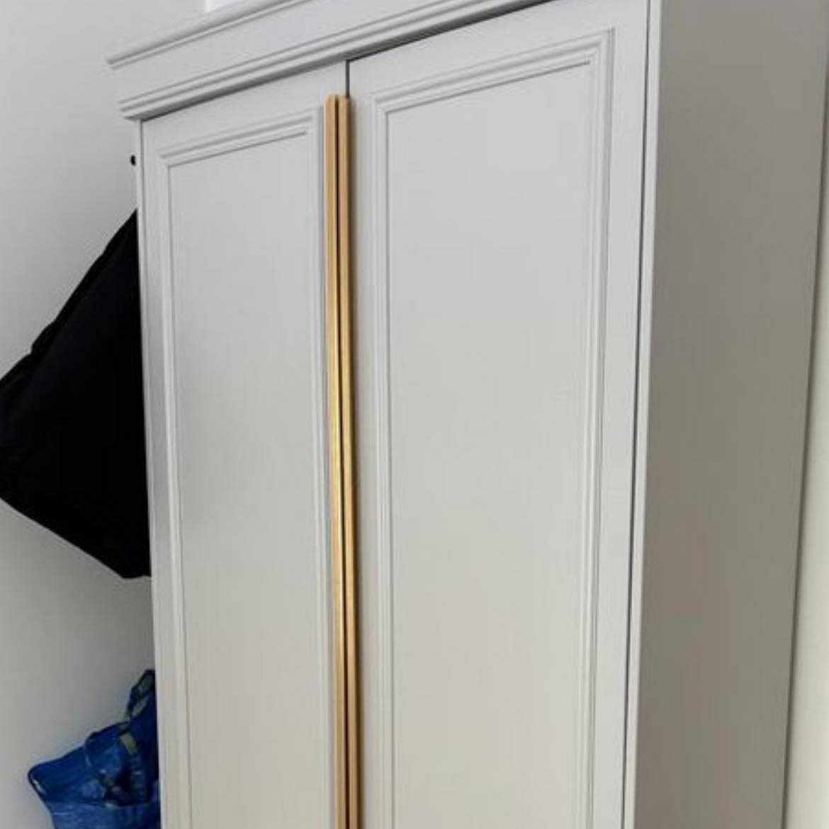 image of Hämta en garderob o lämna - 