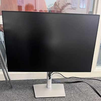 image of Monitor and cables - 