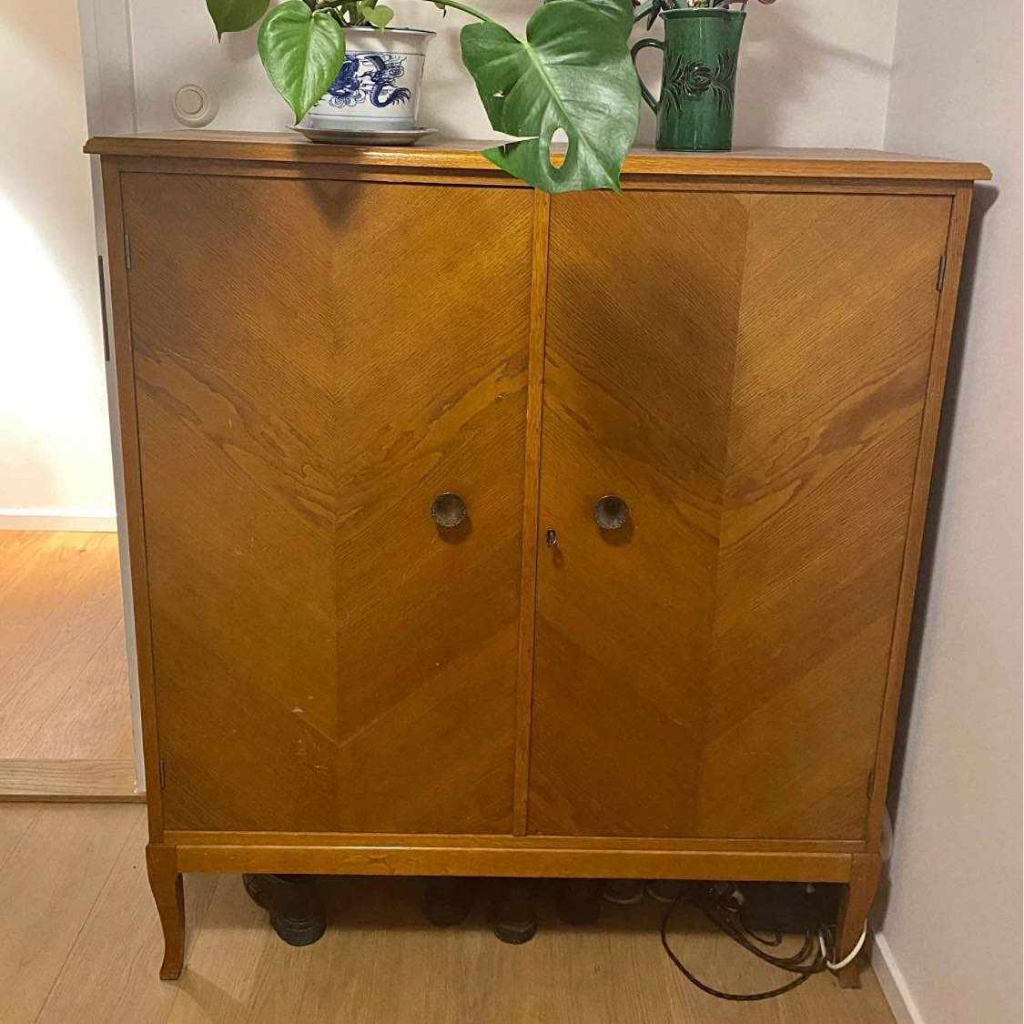 image of Skåp 130x115x42 - 