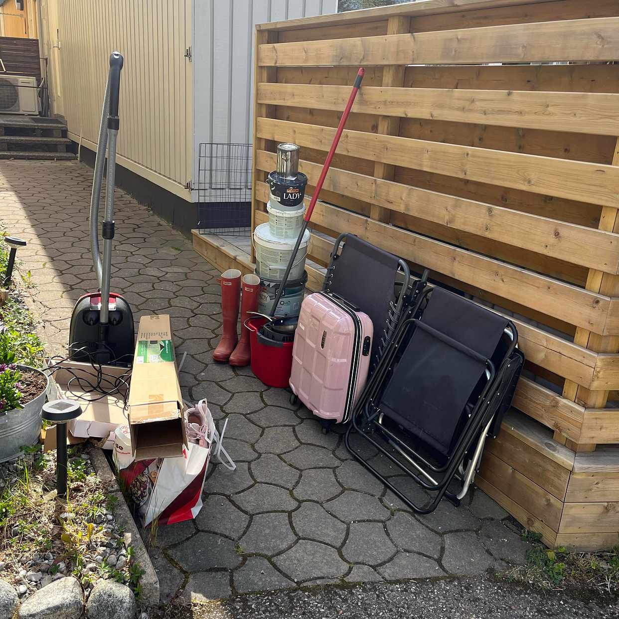 image of Hämtning av diverse - Sollentuna