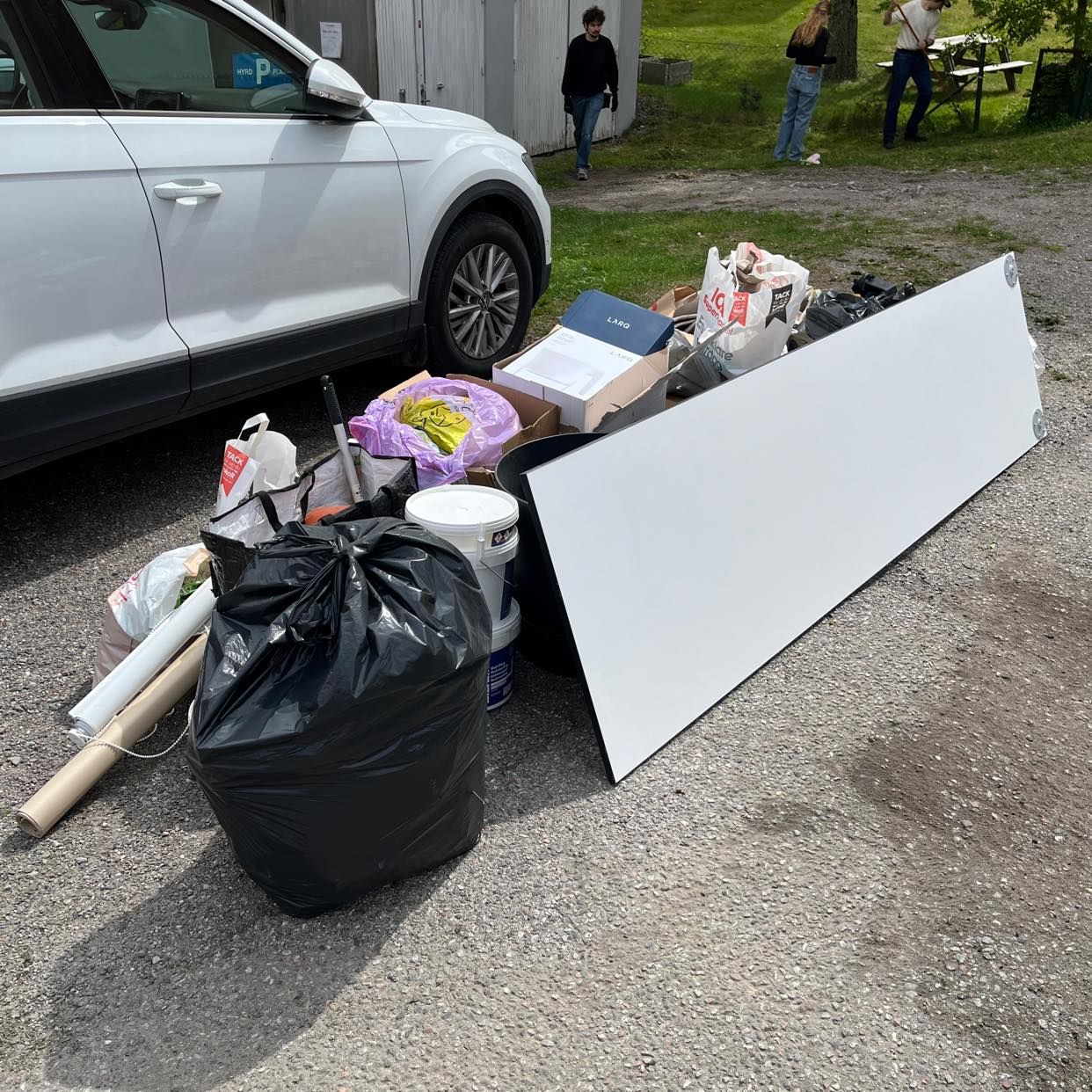 image of Blandat skräp - Hägersten