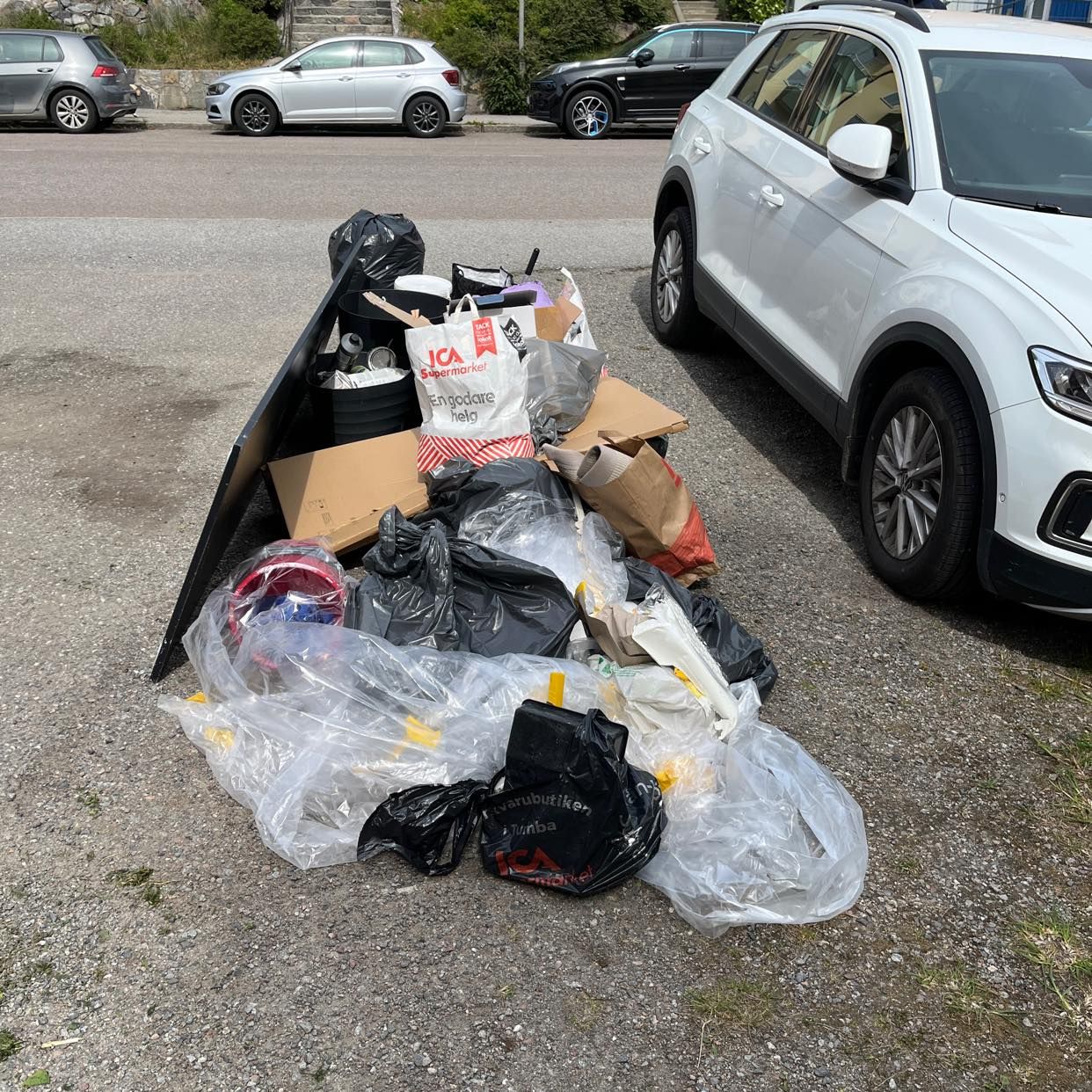image of Blandat skräp - Hägersten