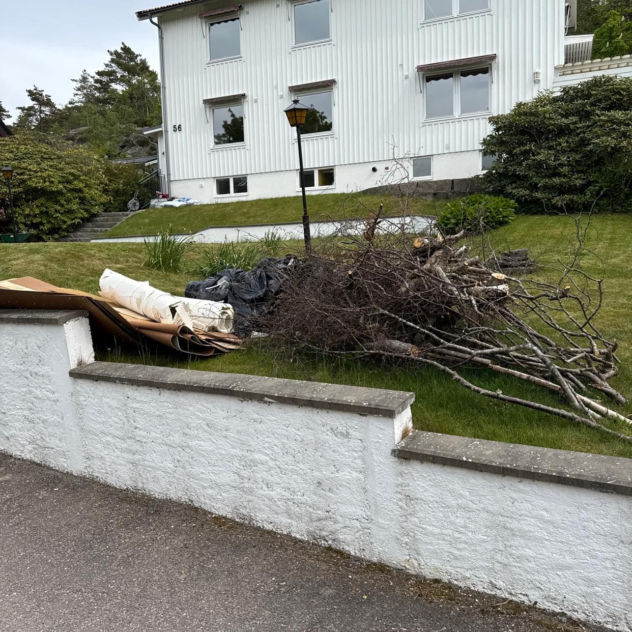 image of Avfall, trädgård, golv - Sydväst