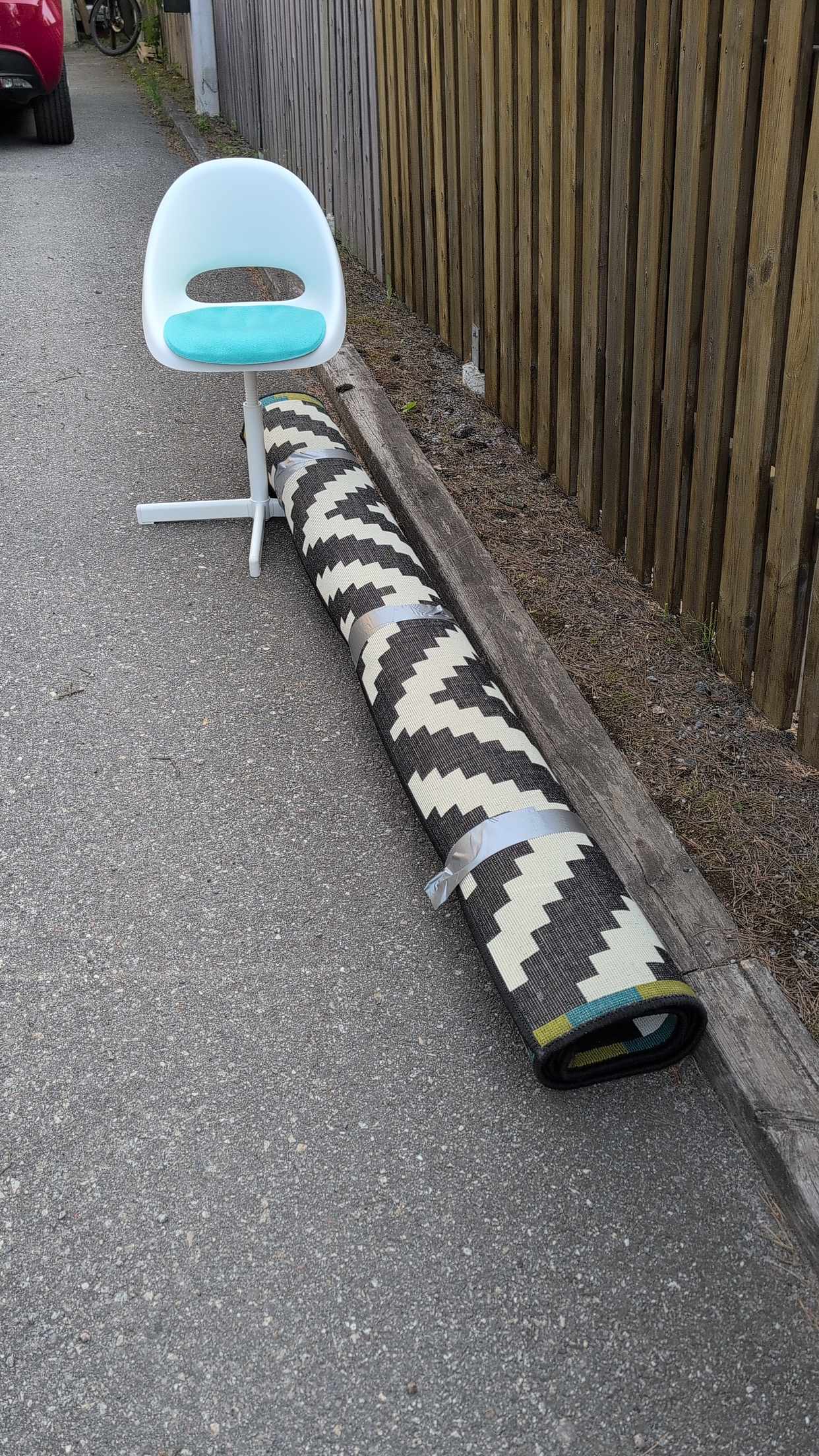 image of Kids chair and rug - Stockholm