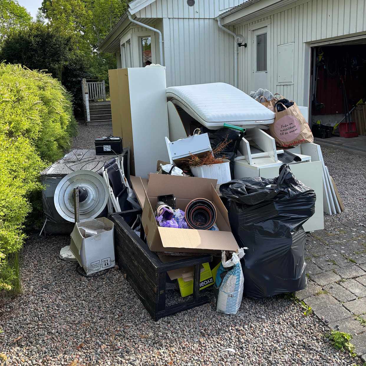image of Möbler kläder färg etc - Sydväst