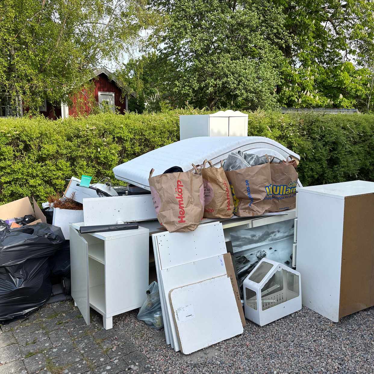 image of Möbler kläder färg etc - Sydväst