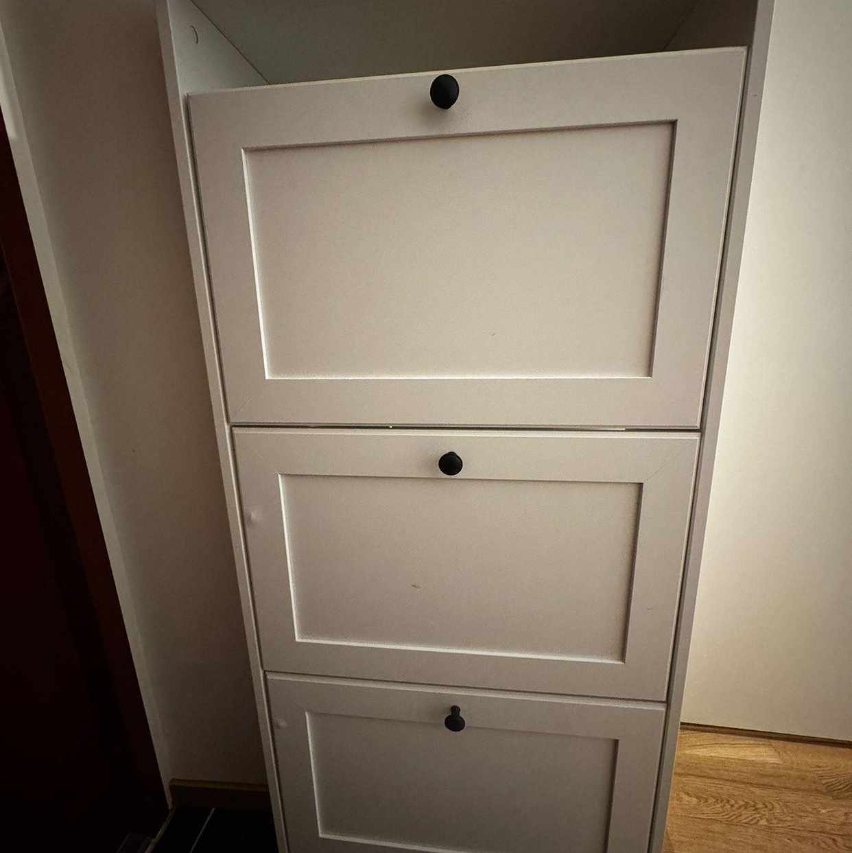 image of 2 cabinets as pics shown - 