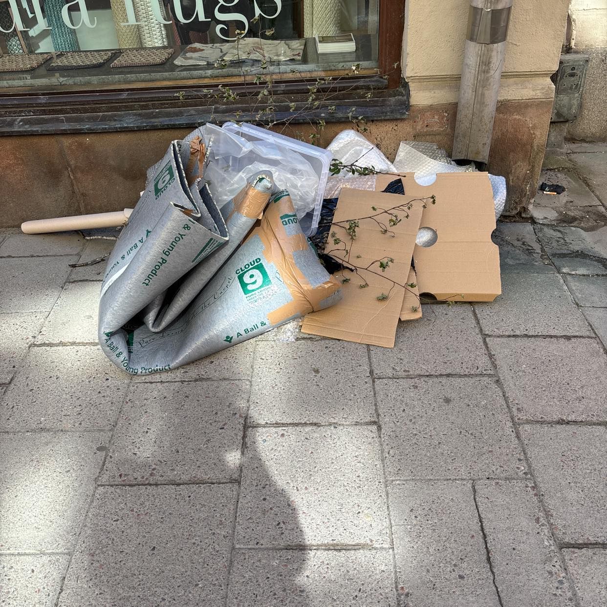 image of Kartonger plast o kvistar - Östermalm