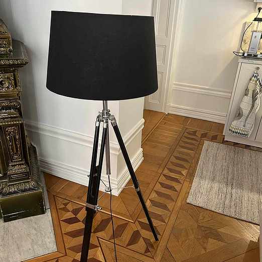 image of Lampa bortskänkes - Stockholm