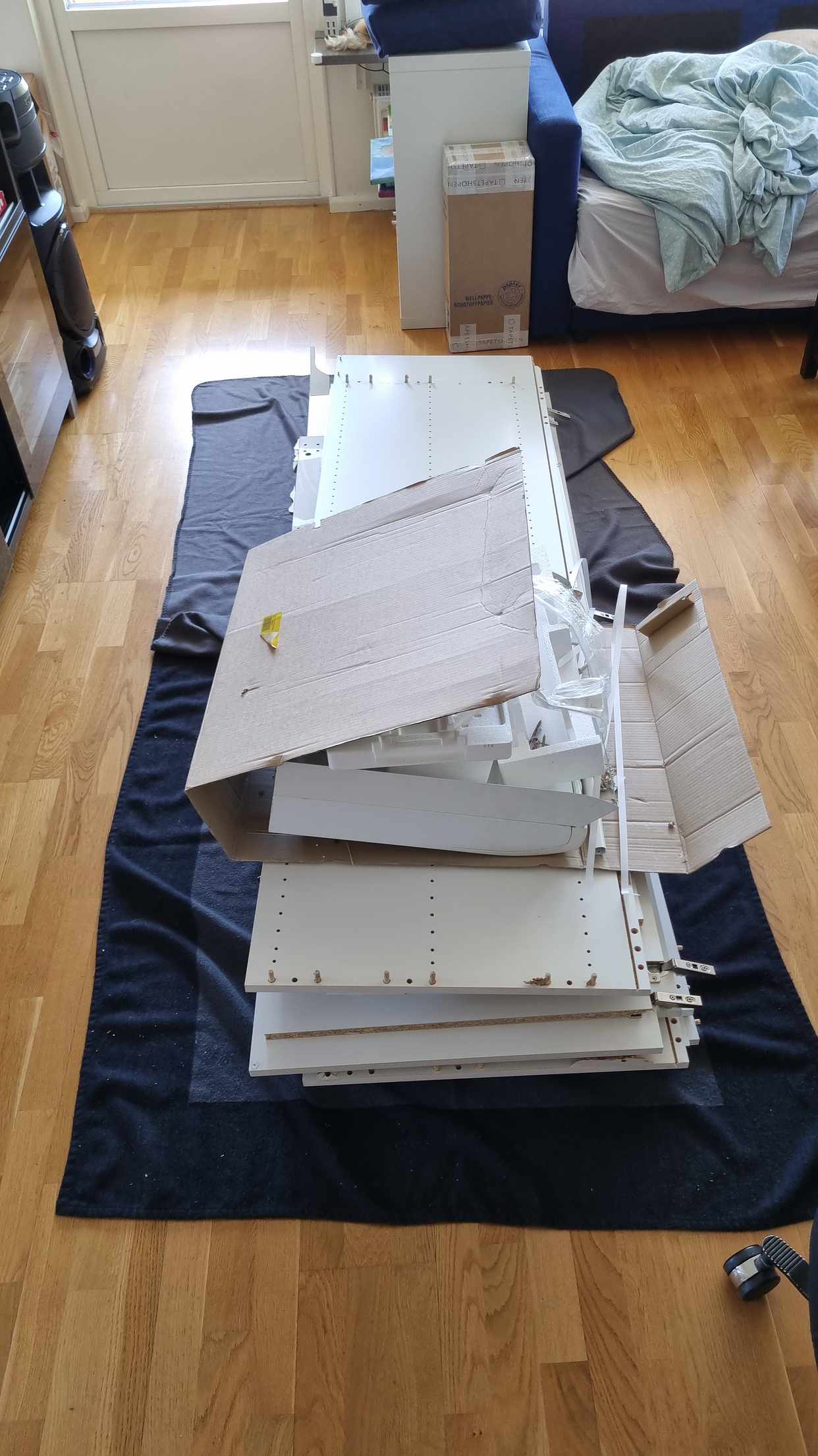 image of Dismantled wardrobe - Solna